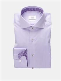 Eterna lyslilla premium by1863 Twill skjorte i Two Ply vævning. Comfort Fit med ekstra plads. 8219 90 E69K